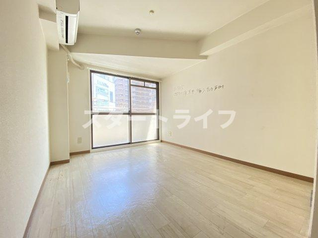 大阪市東淀川区小松２丁目の賃貸マンションの居間・リビング