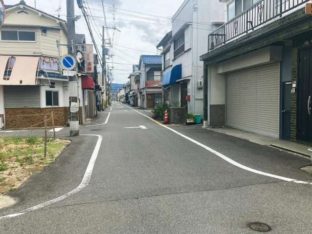 【前面道路含む現地写真】 | 東大阪市大蓮南1丁目 | 独立性の高い三方角地！【南側幅員約5.7ｍ×西側幅員約3.8ｍ×東側幅員約3.8ｍ】