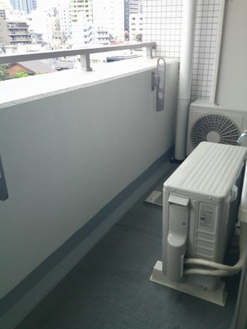大阪市中央区谷町６丁目の賃貸マンションのバルコニー