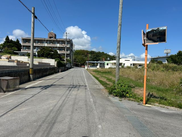 宜野座村松田の前面道路含む現地写真