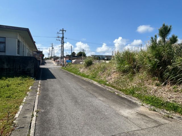 宜野座村松田の前面道路含む現地写真