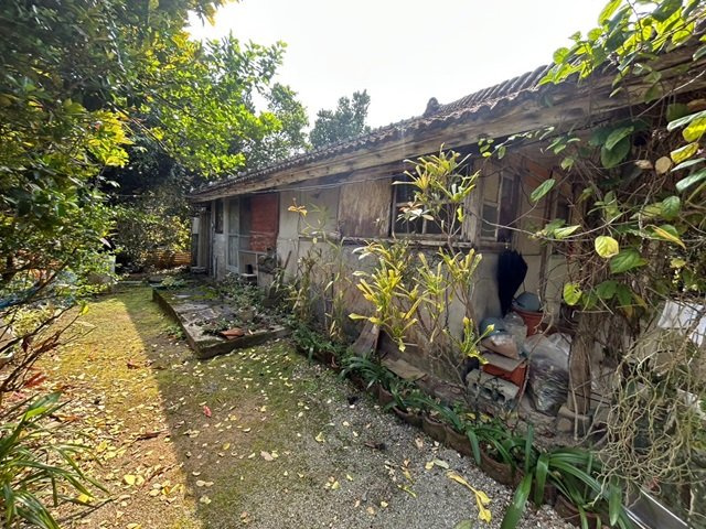 名護市稲嶺の庭