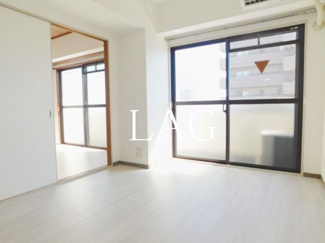 【居間・リビング】 | Ｔ’ｓ　ｇａｒｄｅｎ大島 | 洋室のお部屋です。