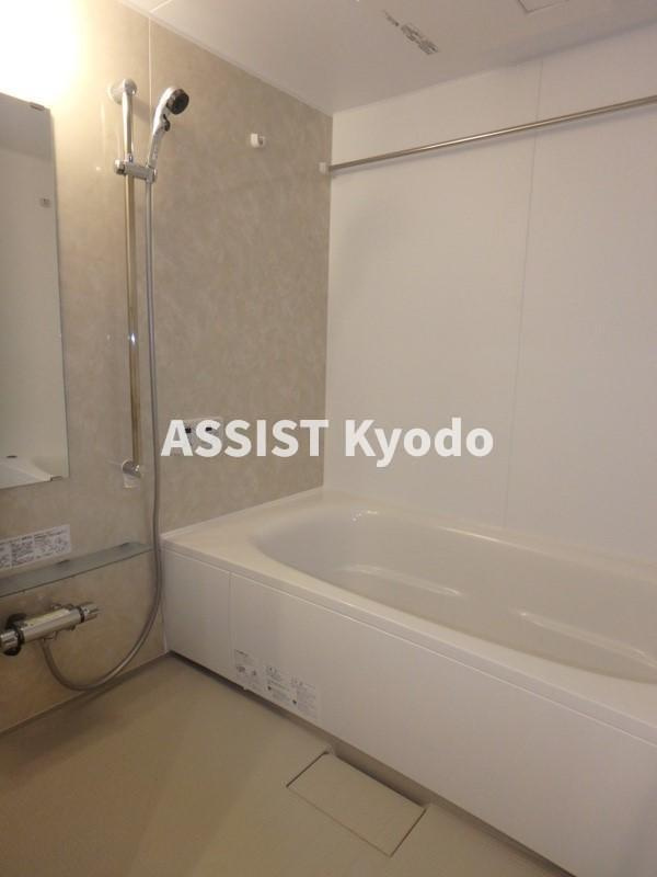 ラシーネ上用賀の浴室