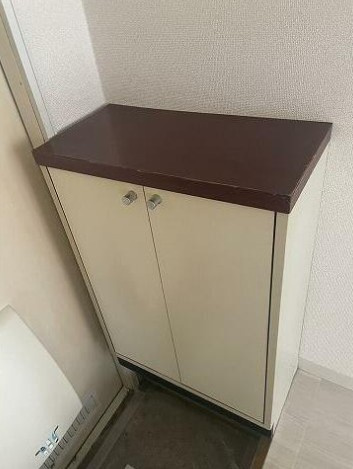 サニーライフの玄関