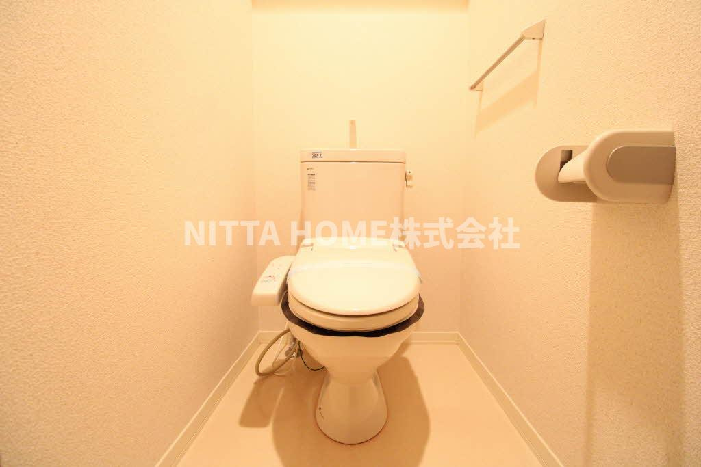 シャーメゾン楽音寺 Ｆのトイレ|もちろんウォシュレット付きのトイレです◇