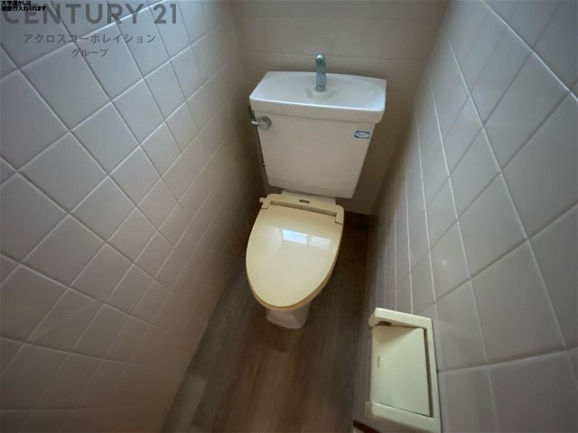 シンプルで使いやすいトイレです♪