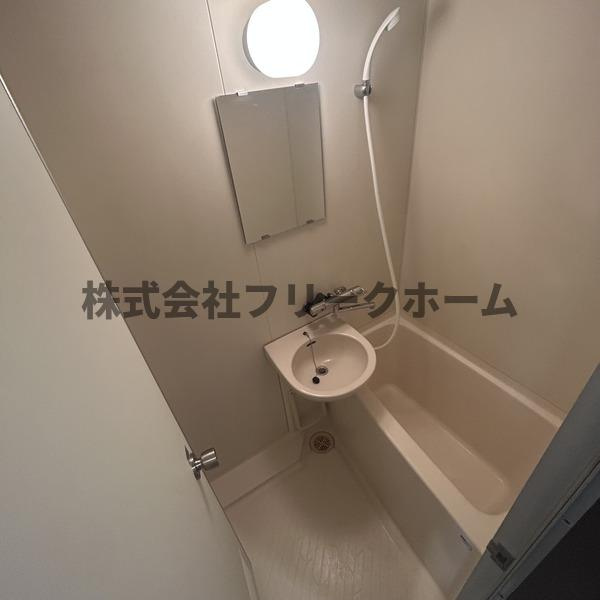 武蔵野市吉祥寺本町２丁目の賃貸マンションの浴室
