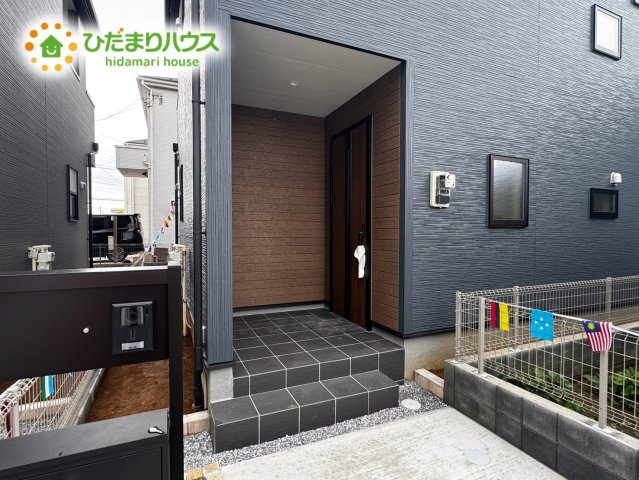 上尾市平方2期　新築戸建　リーブル03の玄関