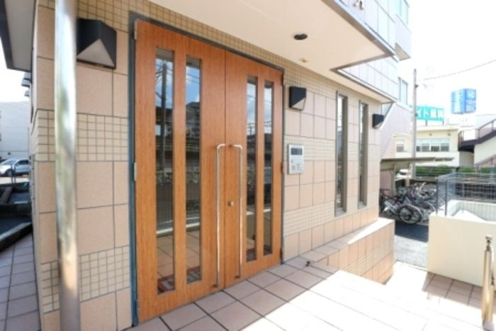 プレシアのエントランス|建物の内部です