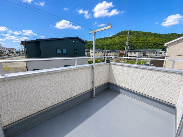 東近江市五個荘石塚町のバルコニー|広々としたバルコニーです