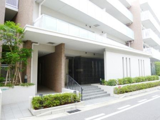 甲子園六石町ハイツのエントランス