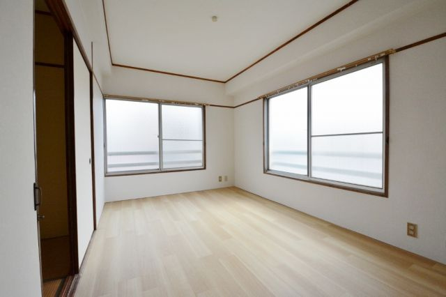 床色が明るい色合いで、とてもきれいです。