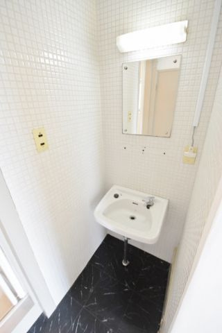 独立洗面化粧台付きでおすすめです！