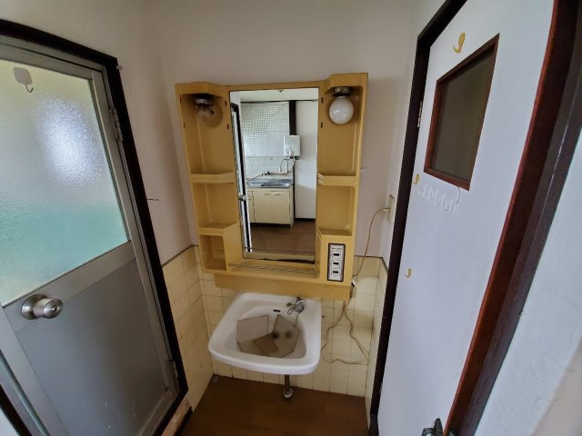 独立洗面化粧台付きでおすすめです！