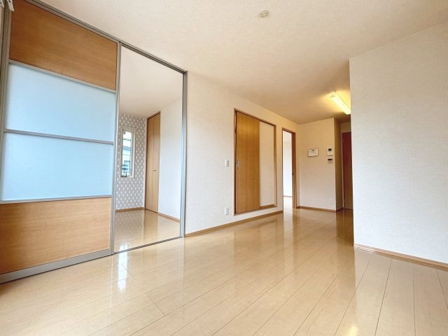 約10.2帖の広々としたリビング