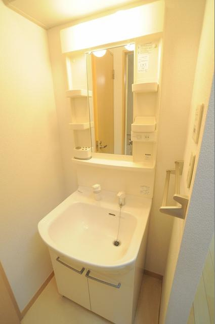 ロイヤルオークラの洗面所|※別のお部屋の参考写真です。