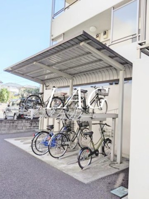 【その他共用部分】 | エメサンルーナ | 駐輪場です。