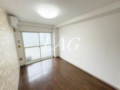 【居間・リビング】 | フェリスタバンビーノ | 洋室のお部屋です。