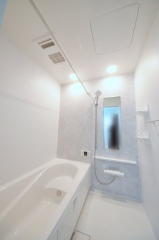 船越南3丁目の浴室|人気の換気乾燥暖房機付き。１坪タイプの大きなバスルームなので足を伸ばしてゆっくり湯船につかることができます