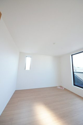 船越南3丁目の洋室|全居室収納スペース有、お部屋が広く綺麗に使えます