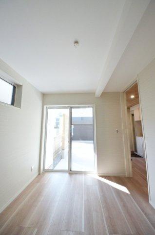 宇品御幸三丁目の洋室|全居室収納スペース有、お部屋が広く綺麗に使えます