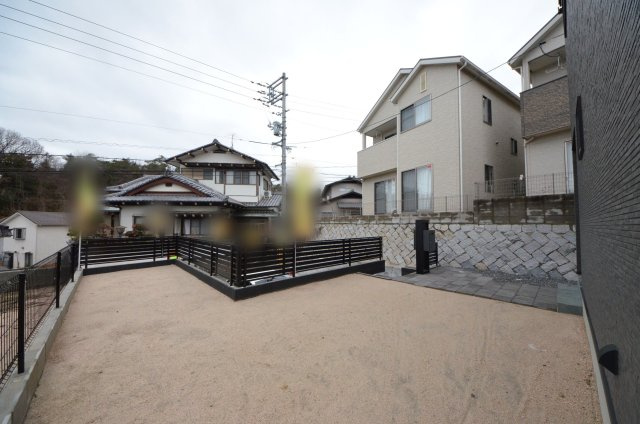 宮島口上一丁目の庭|敷地南側に広い庭スペースがあります