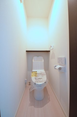 南大河町のトイレ|トイレは三か所有。
勿論ウォシュレット付です。