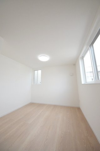 浜田本町の洋室|全居室収納スペース有、お部屋が広く綺麗に使えます