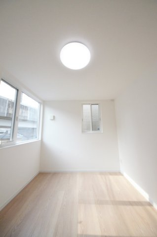 浜田本町の洋室|全居室収納スペース有、お部屋が広く綺麗に使えます