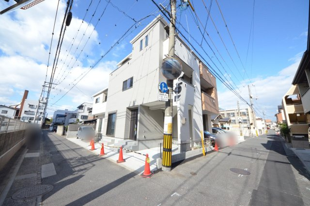 宇品御幸一丁目の前面道路含む現地写真|前面道路は交通量が少なく駐車楽々です