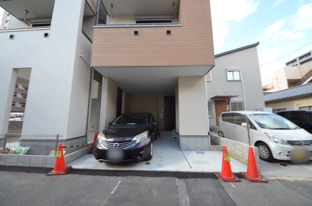 宇品御幸一丁目の駐車場|前面道路は交通量が少なく駐車楽々
駐車は1台可能です