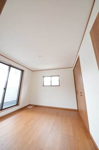 矢野東四丁目の洋室|全居室収納スペース有、お部屋が広く綺麗に使えます