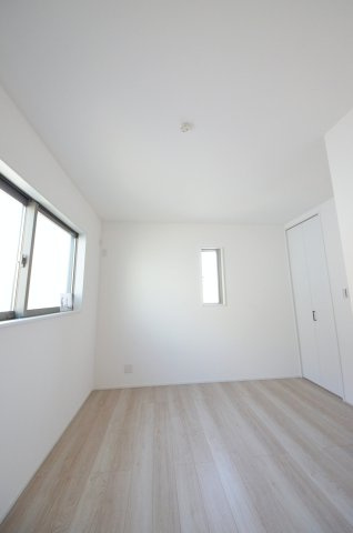 日宇那町の洋室|全居室収納スペース有、お部屋が広く綺麗に使えます
