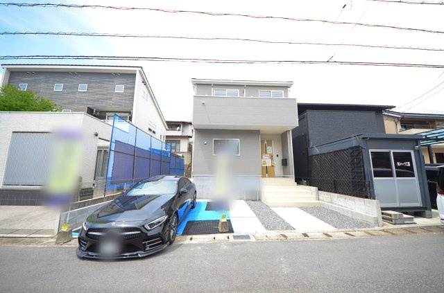 安東五丁目の外観|敷地広々43坪
駐車2台可能です