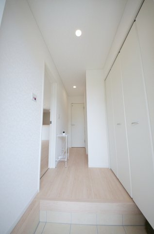安東五丁目の玄関|大容量の収納有
玄関周りの収納も充実しています