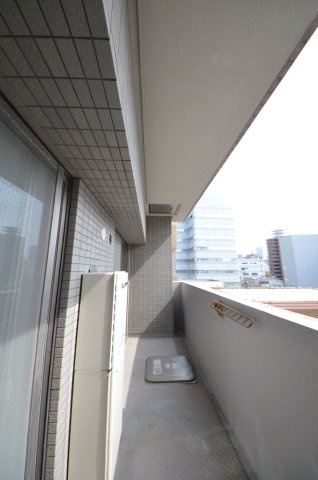 藤和平和公園ホームズのバルコニー|広いバルコニー
屋根があるので急な雨でも安心です