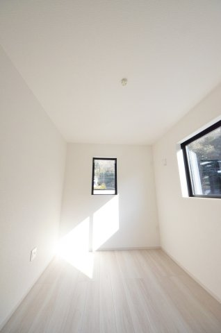 瀬戸ハイム四丁目の洋室|全居室収納スペース有、お部屋が広く綺麗に使えます