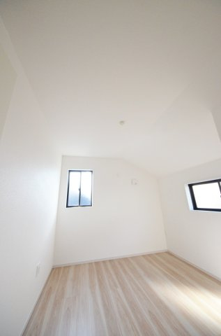 瀬戸ハイム四丁目の洋室|全居室収納スペース有、お部屋が広く綺麗に使えます