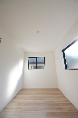瀬戸ハイム四丁目の洋室|全居室収納スペース有、お部屋が広く綺麗に使えます