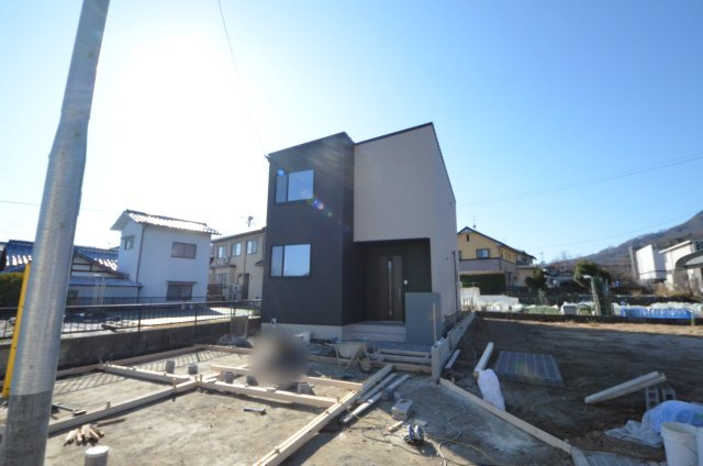 宮内の外観|敷地広々49坪
車種により駐車3台可能です