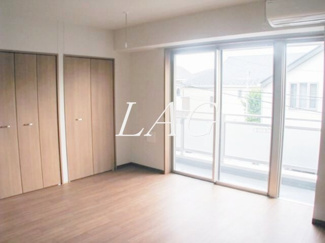 【居間・リビング】 | ラージヒルズ町田 | 洋室のお部屋です。