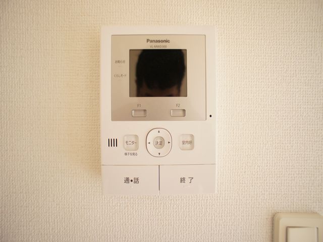【セキュリティ】 | グレイド | 訪問者の確認ができるTVドアホン付きです♪