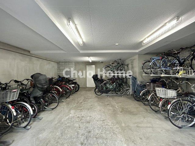 アーデル三ノ輪サウスフォートの駐輪場|【自転車置き場】最新の空き状況や費用などの詳細は担当スタッフまでお問い合わせください。