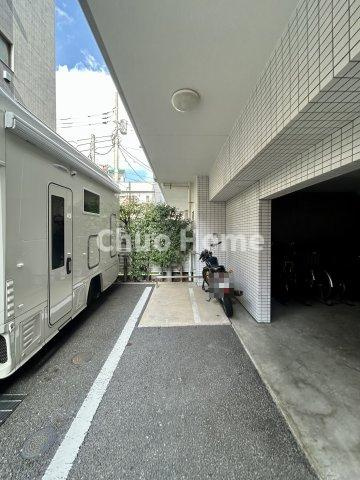 アーデル三ノ輪サウスフォートの駐車場|【バイク置場】最新の空き状況や費用などの詳細は担当スタッフまでお問い合わせください。