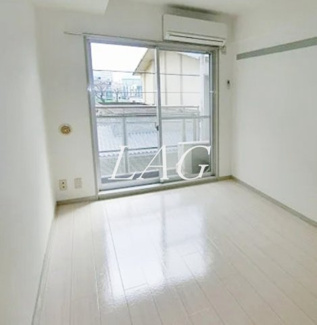 【居間・リビング】 | パインコート立川 | 洋室のお部屋です。