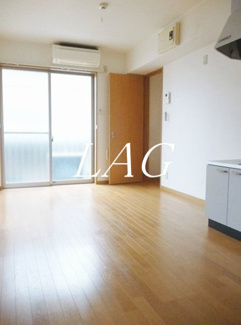 【居間・リビング】 | アムール　Ｓａｋｕｒａ | 洋室のお部屋です。