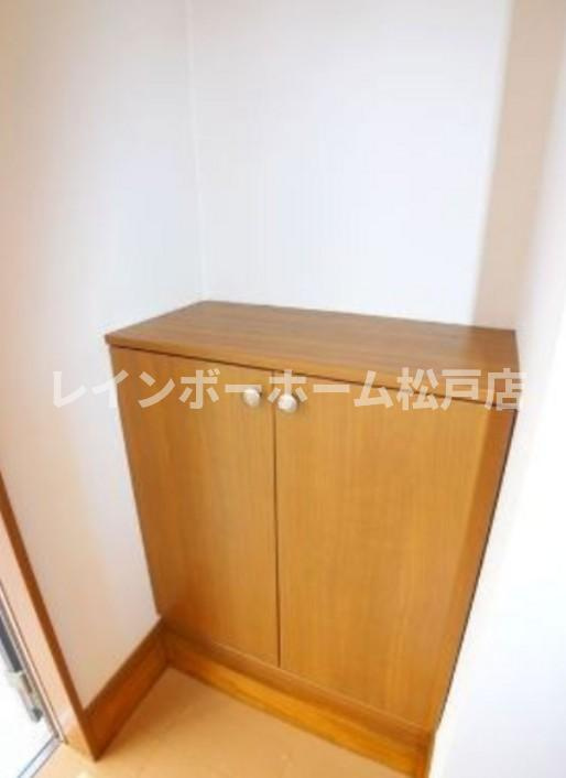 センタービレッジ北松戸の玄関|収納もある玄関です