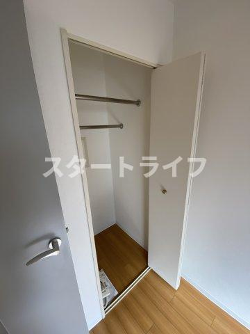 大阪市淀川区木川東４丁目の賃貸マンションの収納