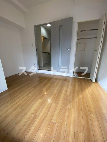 大阪市淀川区木川東４丁目の賃貸マンションの居間・リビング